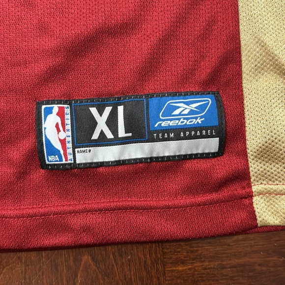Men’s LeBron James Reebok Jersey - Picture 3 of 5